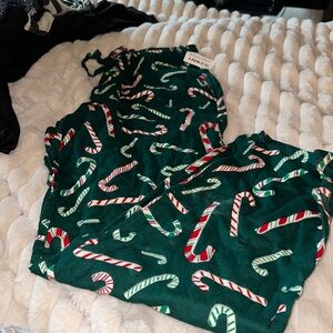Men’s size medium candy, cane, Old Navy, sleep pants
